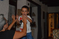 Adesso faccio un gioco con la mamma