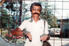 Foto ricordo con serpenti a Colombo