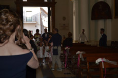 E ora si intravede la sposa