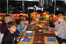 La tavolata si agita per fame.